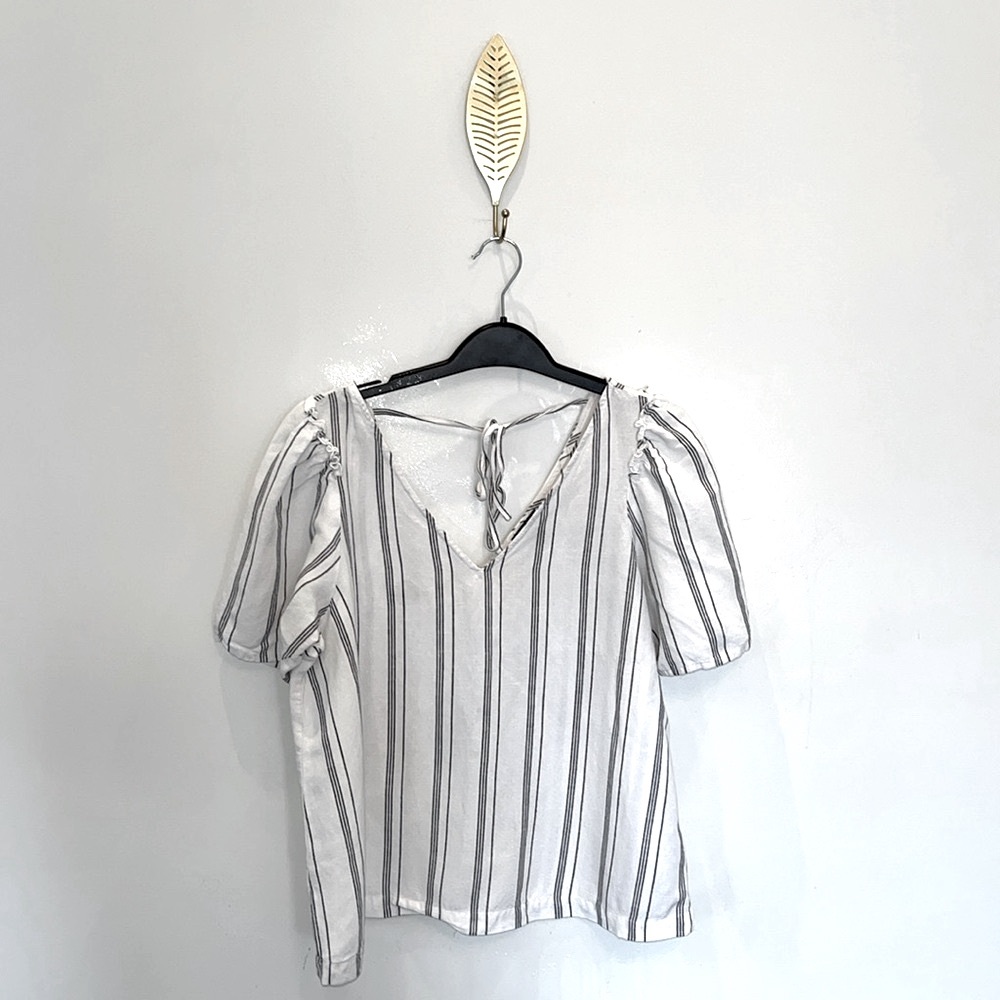 🤍Ann Taylor V-Neck Blouse with Bell Sleeves